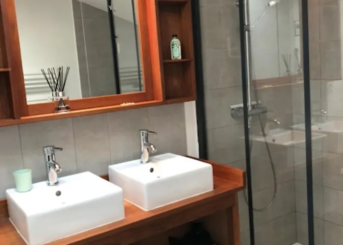 Feriehus Charming House In Near The